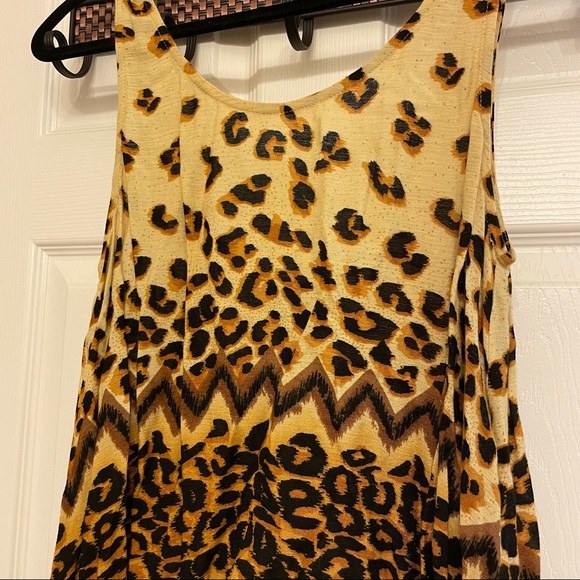 Mink Pink high low/crop top with leopard print. - Picture 3 of 3